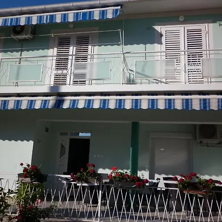 Nikolina Appartement